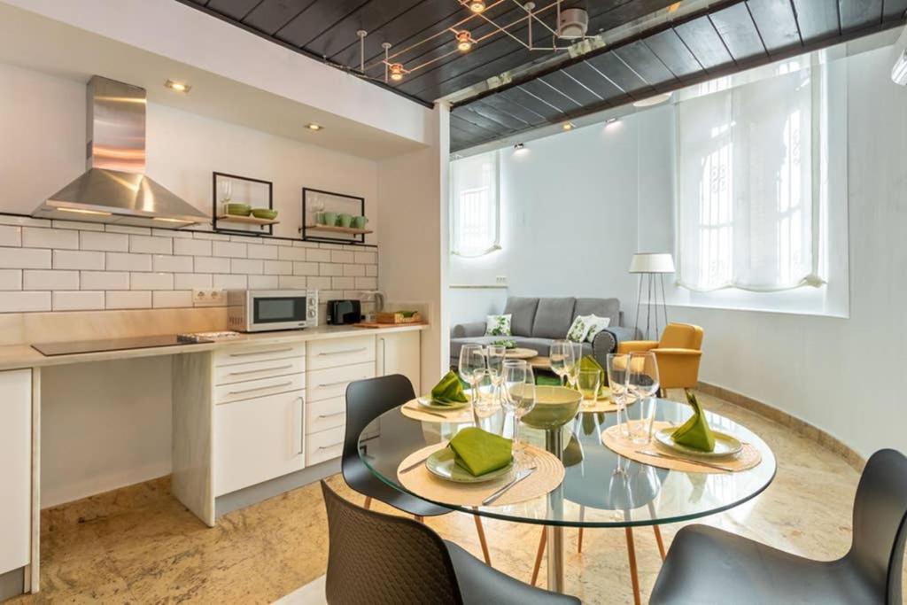 Becas Alameda Duplex By Valcambre Apartment เซบีญา ภายนอก รูปภาพ