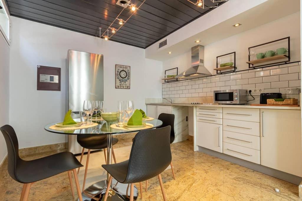 Becas Alameda Duplex By Valcambre Apartment เซบีญา ภายนอก รูปภาพ