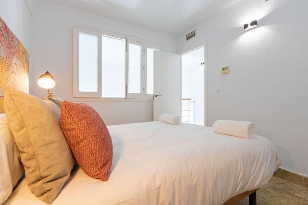 Becas Alameda Duplex By Valcambre Apartment เซบีญา ภายนอก รูปภาพ